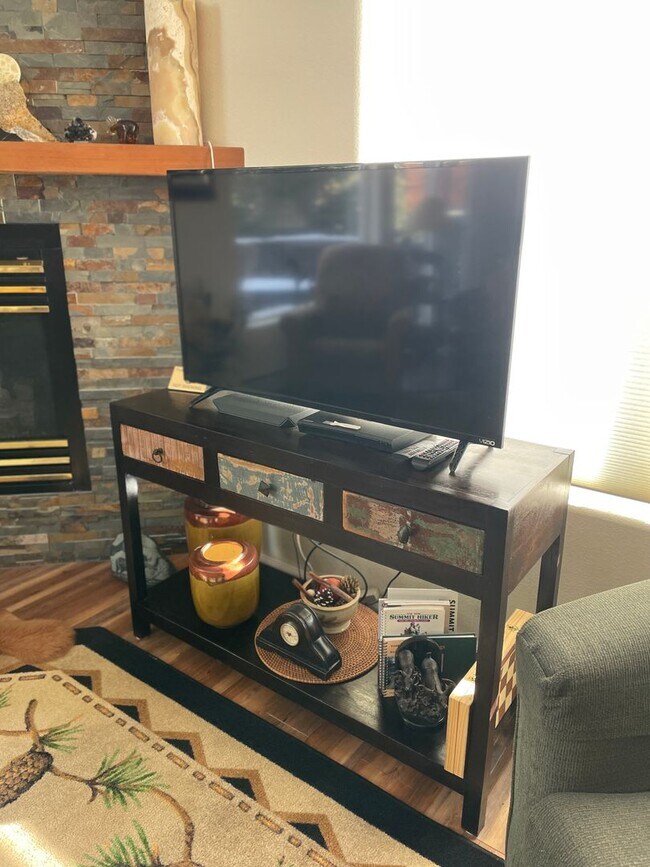 Building Photo - WINTER RENTAL 4BDR 3BA WILDERNEST NOV 1 20...