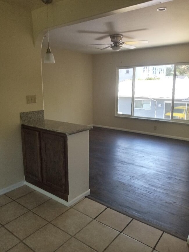 Primary Photo - 822 E Sacramento St