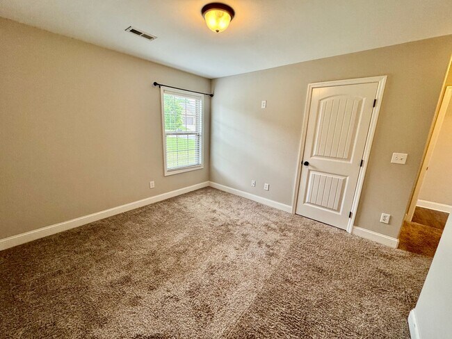 Building Photo - Nice Home Centrally Located in Athens!