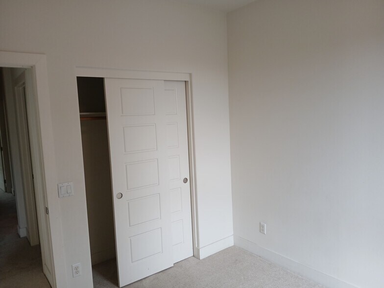 Building Photo - 139 W Live Oak Ave