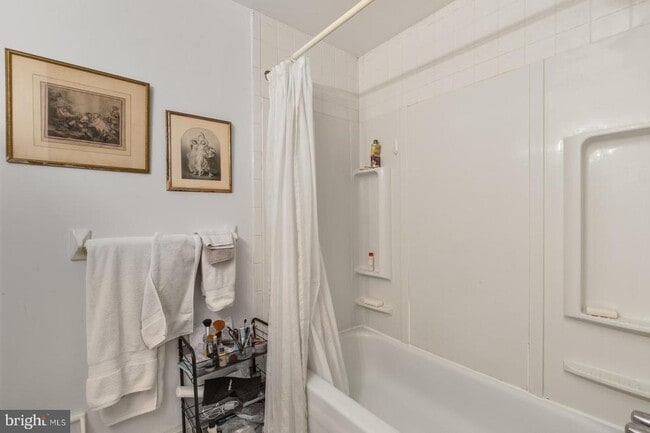 Building Photo - 2137 Spruce St