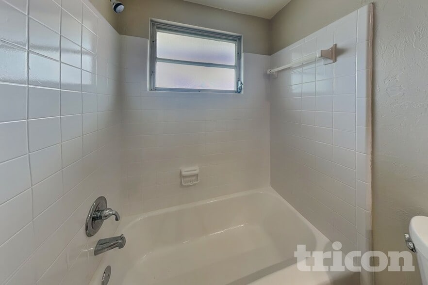 Building Photo - 7330 Cass Cir