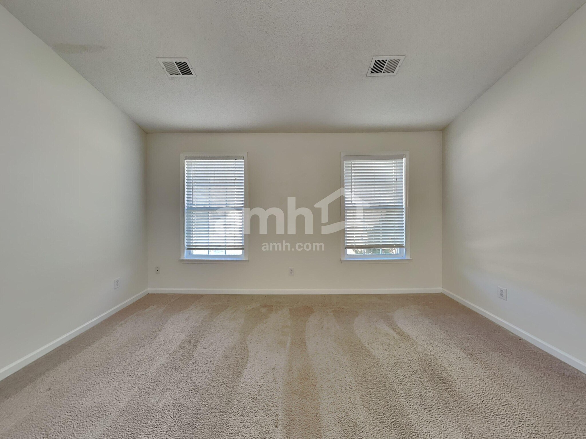 Building Photo - 106 Sweetland Ct