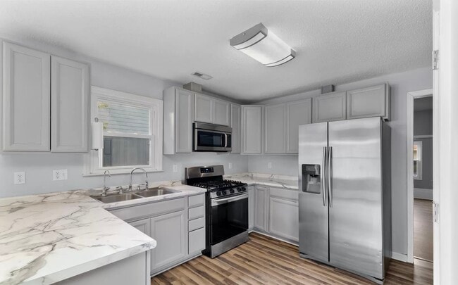 Building Photo - 2456 Saddleridge Dr