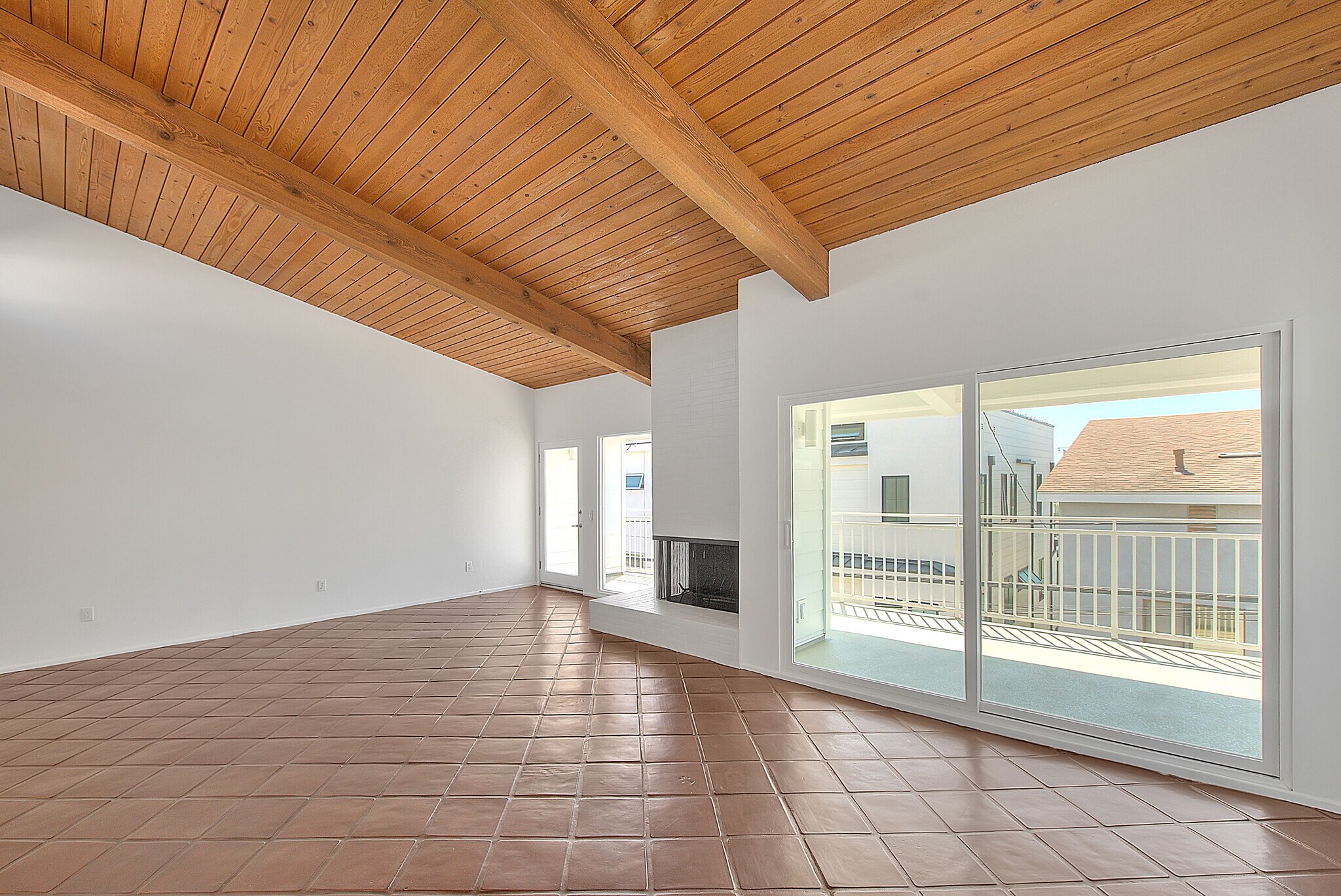 Building Photo - 310 Bayview Dr