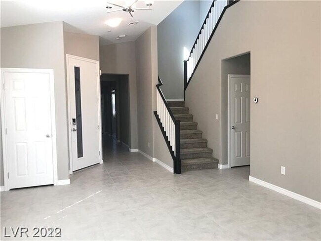 Building Photo - Smart Home. Henderson Beauty In Gated Comm...