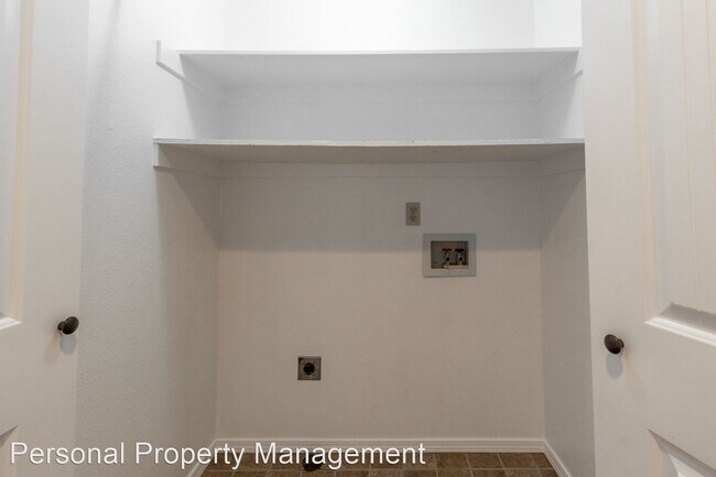 Building Photo - 3 br, 2.5 bath House - 708 NE 159th Ct