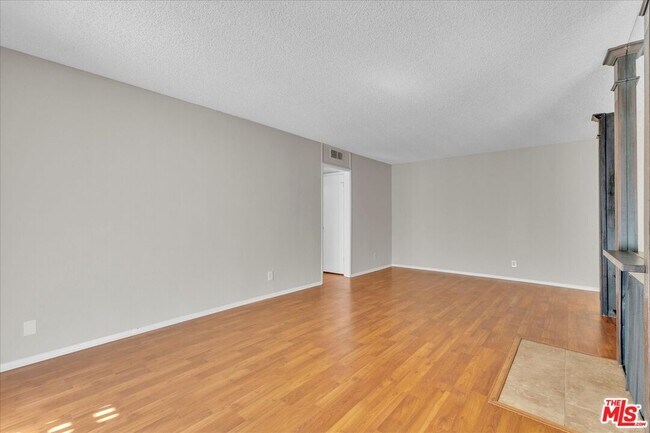 Building Photo - 5437 Corteen Pl