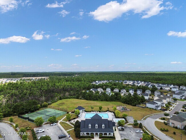 Building Photo - 3121 Lobelia Ln
