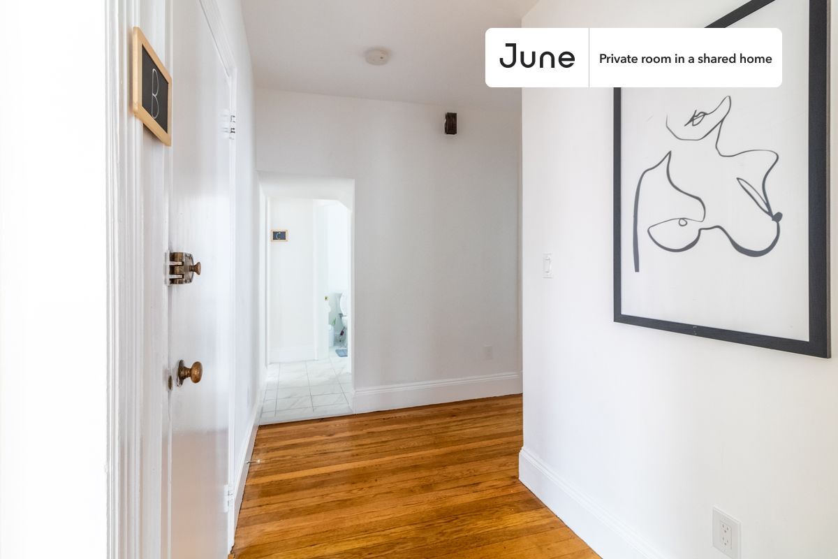 Building Photo - Room in Shared 7 bed/2 bath home