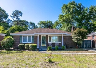 Building Photo - Beautiful rental full of character and charm located in The Avenues of Cayce! Close to USC!