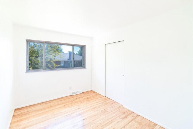 Building Photo - 9724 Brookmere Dr