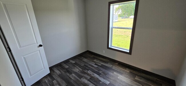 Building Photo - 605 Gallop Ct