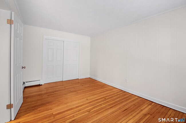 Building Photo - 5 Wood Ct