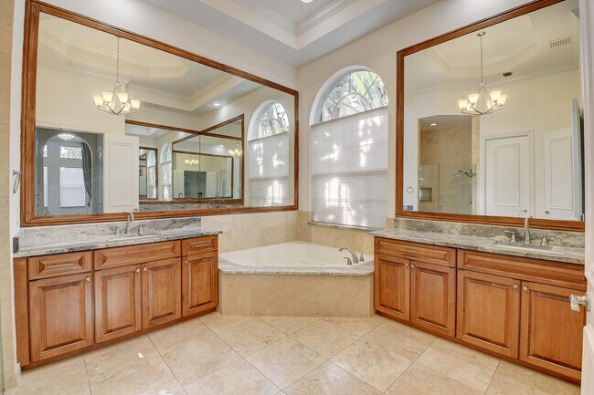 Building Photo - 6711 Royal Orchid Cir