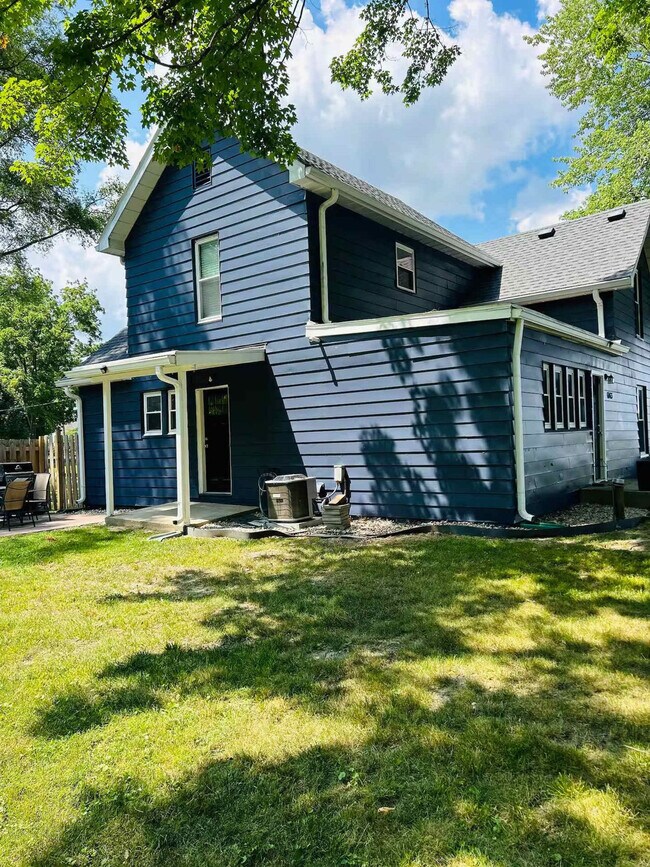 Building Photo - 6063 Station Way