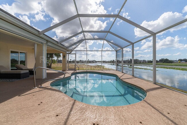 Building Photo - 304 NW 12th Ln