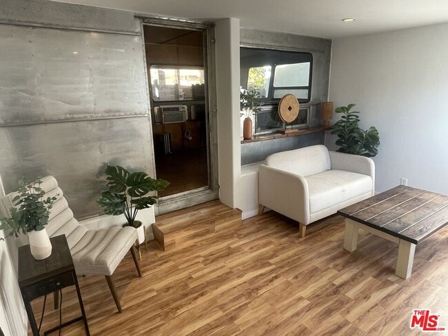 Building Photo - 272 N Topanga Canyon Blvd