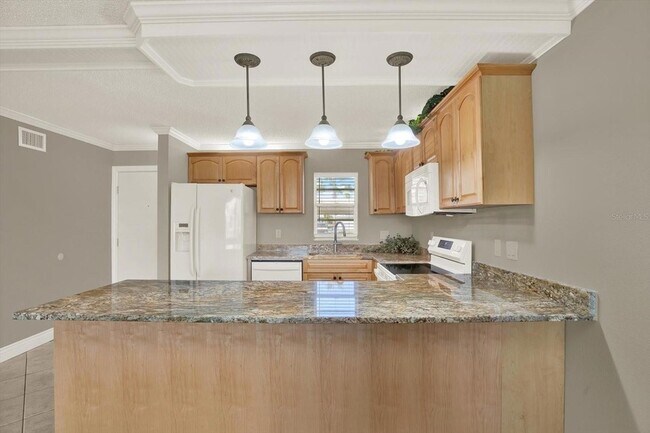 Building Photo - 7625 Sun Island Dr S