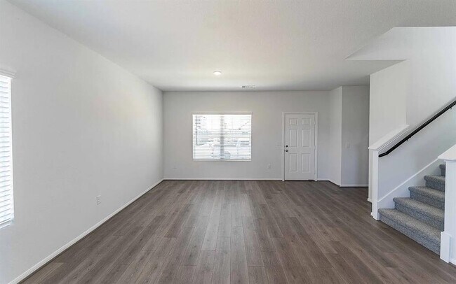 Building Photo - 515 Clearlake Dr