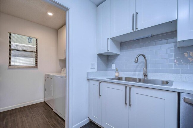 Building Photo - 3505 Tarpon Woods Blvd