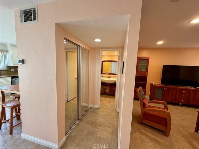 Building Photo - 6855 Valley Circle Blvd