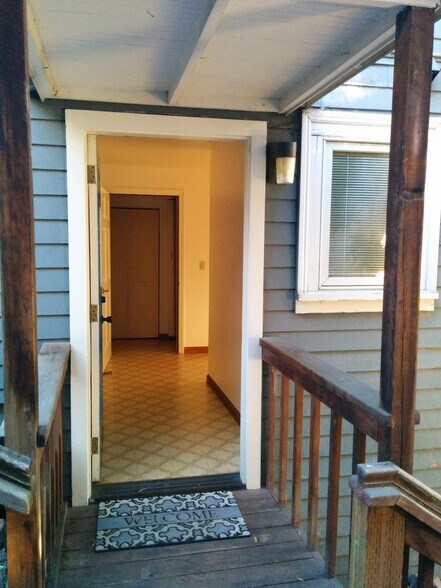 Primary Photo - 1221 Escobar St