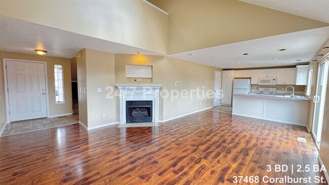 Building Photo - Remodeled 3 BD | 2.5 BA Home - Sandy