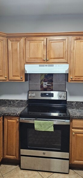 Building Photo - 1541 S Marston St