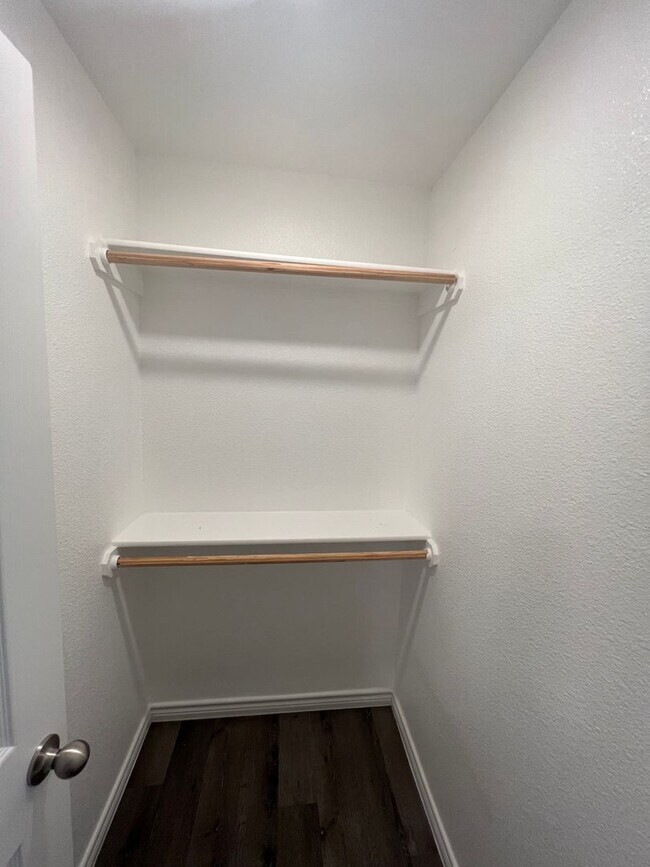 Building Photo - Cute 3 Bed Duplex in Temple!