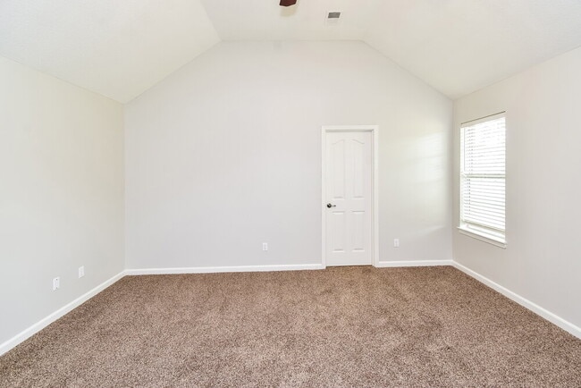 Building Photo - 2848 Pinnacle Dr