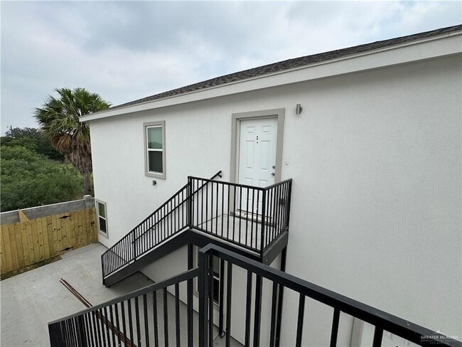 Building Photo - 1612 Canelo Dr