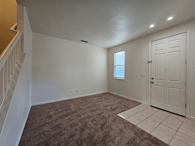 Building Photo - 8 Halsey Pl