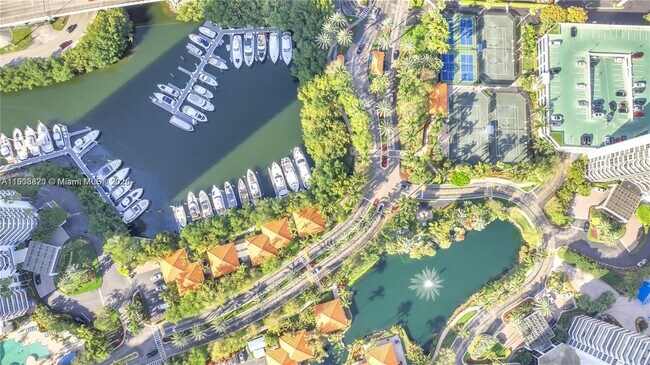 Building Photo - 19101 NE 36th Pl