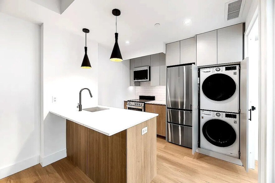 Building Photo - 63 Pitt St