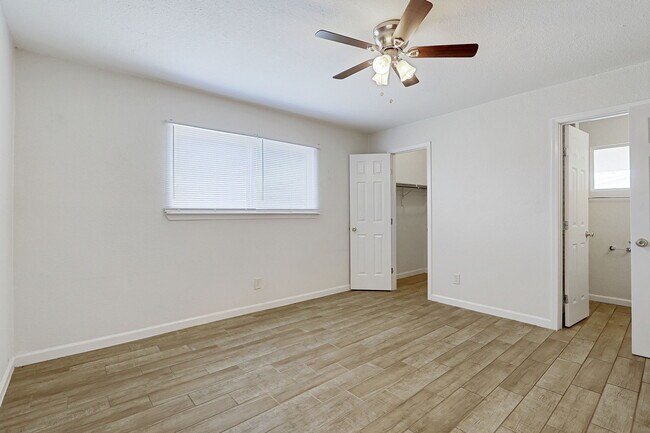 Building Photo - 10401 Centaur Dr