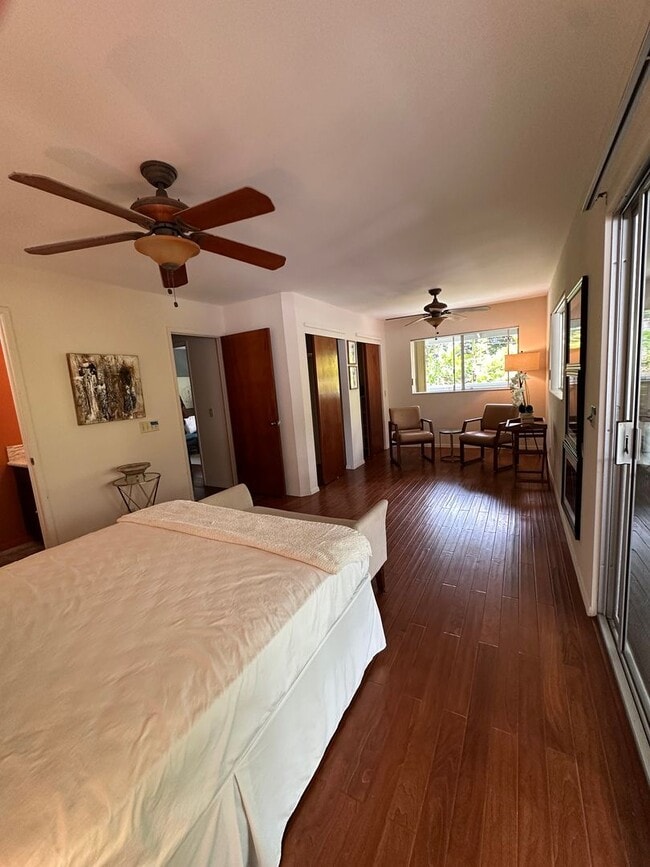 Building Photo - 1bd & 1 1/2 ba Fully Furnished & Move in R...