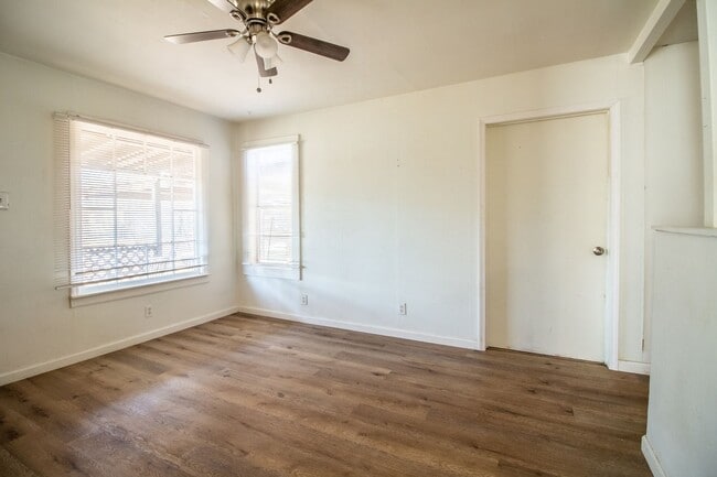 Building Photo - 2 bedroom Now Leasing