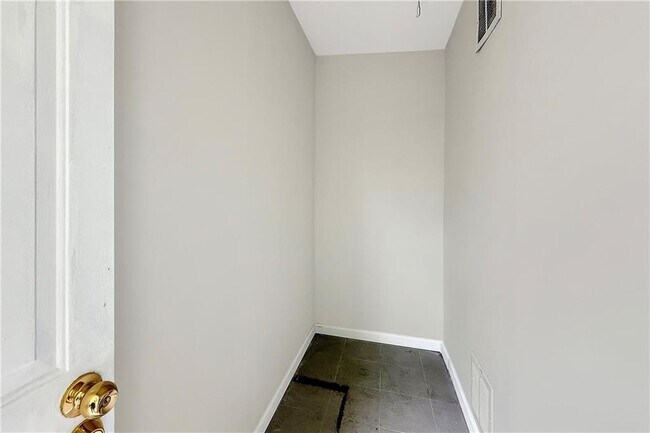 Building Photo - 2166 E 18th St