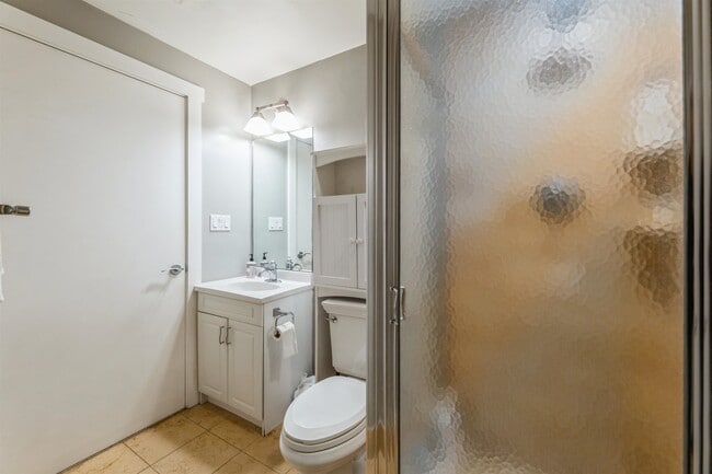 Building Photo - 1100 Clinton St