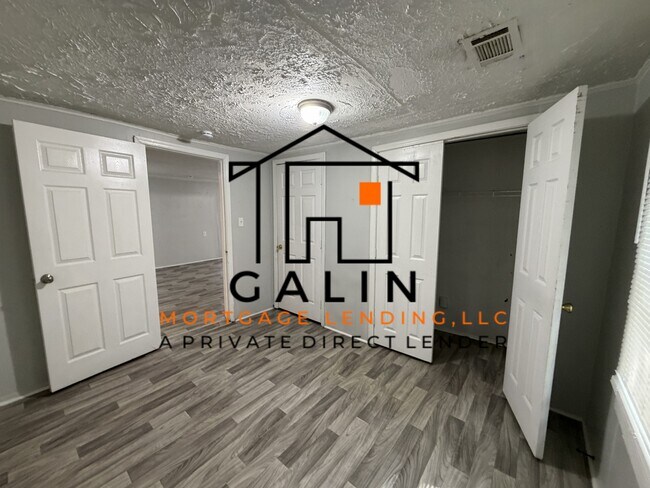 Building Photo - 2203 Clars Ave
