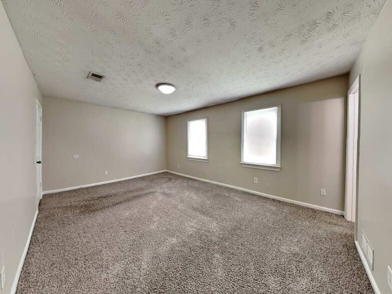 Building Photo - 3191 Grand Central Dr