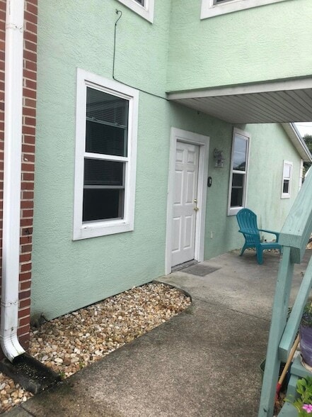 Building Photo - 1708 Oak St