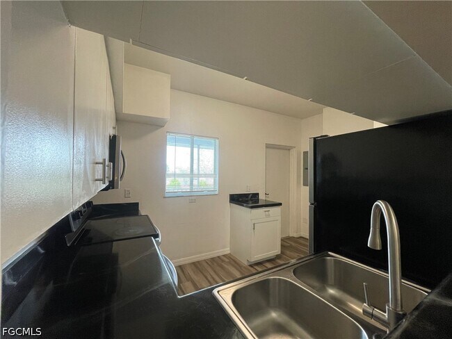 Building Photo - 8555 Bernwood Cove Loop