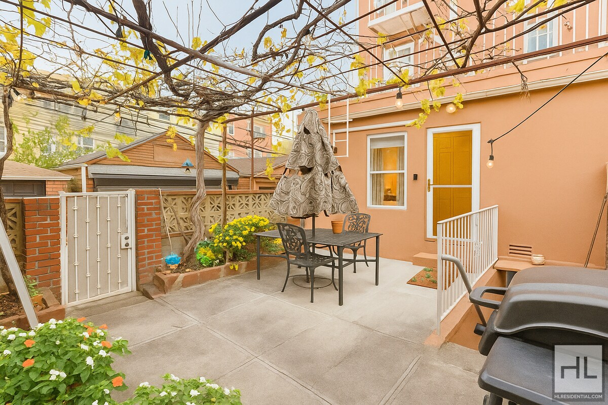 Building Photo - Beautiful 1-Bedroom Apartment with Private...