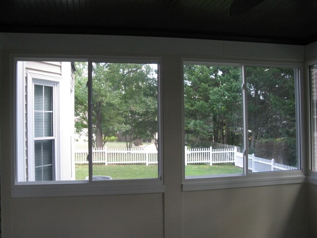 Building Photo - 7163 Plum Grove Ct