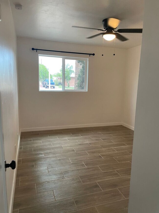 Building Photo - Remodeled Hidden Gem! Coming Soon!