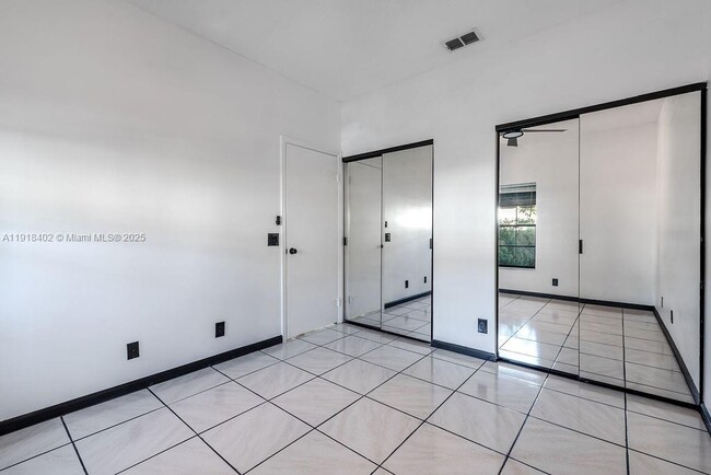 Building Photo - 6641 Via Regina