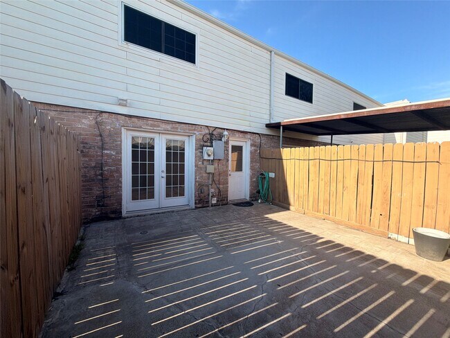Building Photo - 4210 Wyatt St