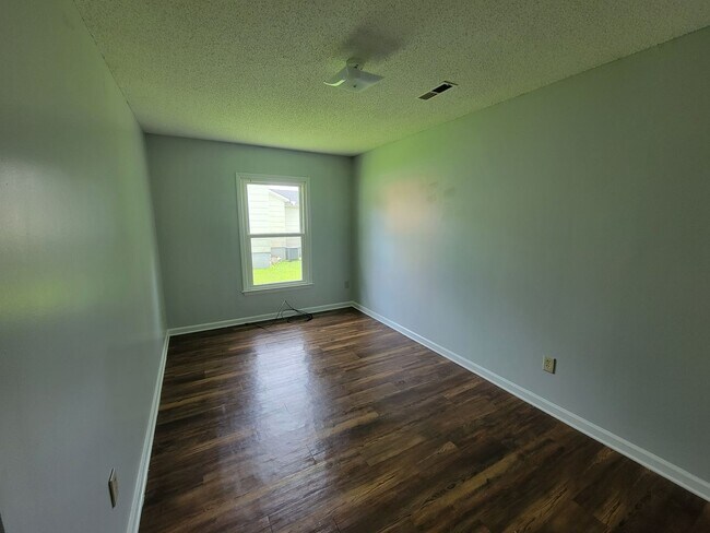 Building Photo - 3410 Calumet Pl